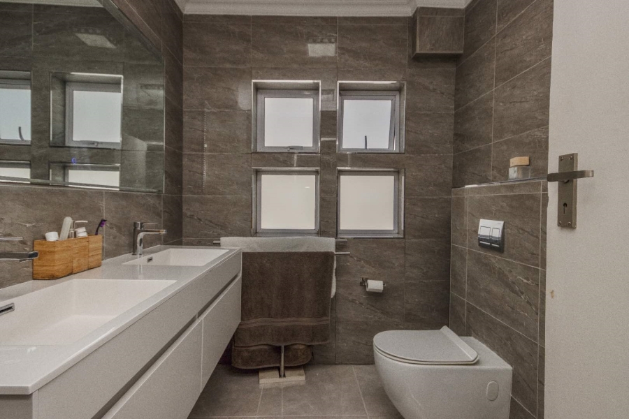 4 Bedroom Property for Sale in Sunset Beach Western Cape